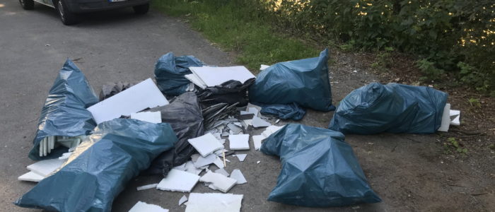 Asbestfassadenverkleidung und Styropor